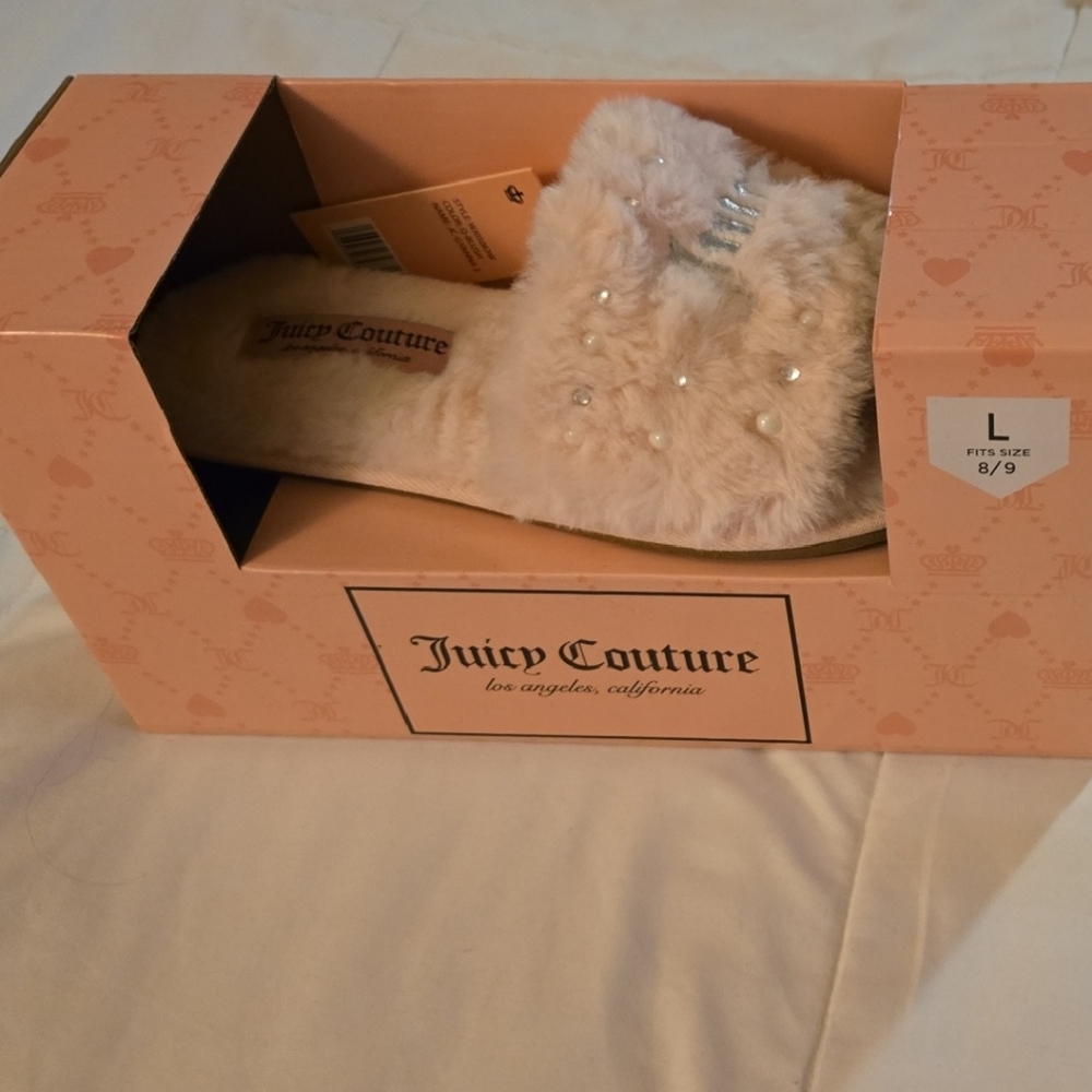 Juicy Couture Women's Beige Furry Slippers